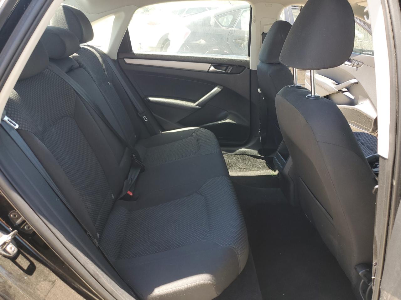 1VWAP7A39CC037565 2012 Volkswagen Passat S