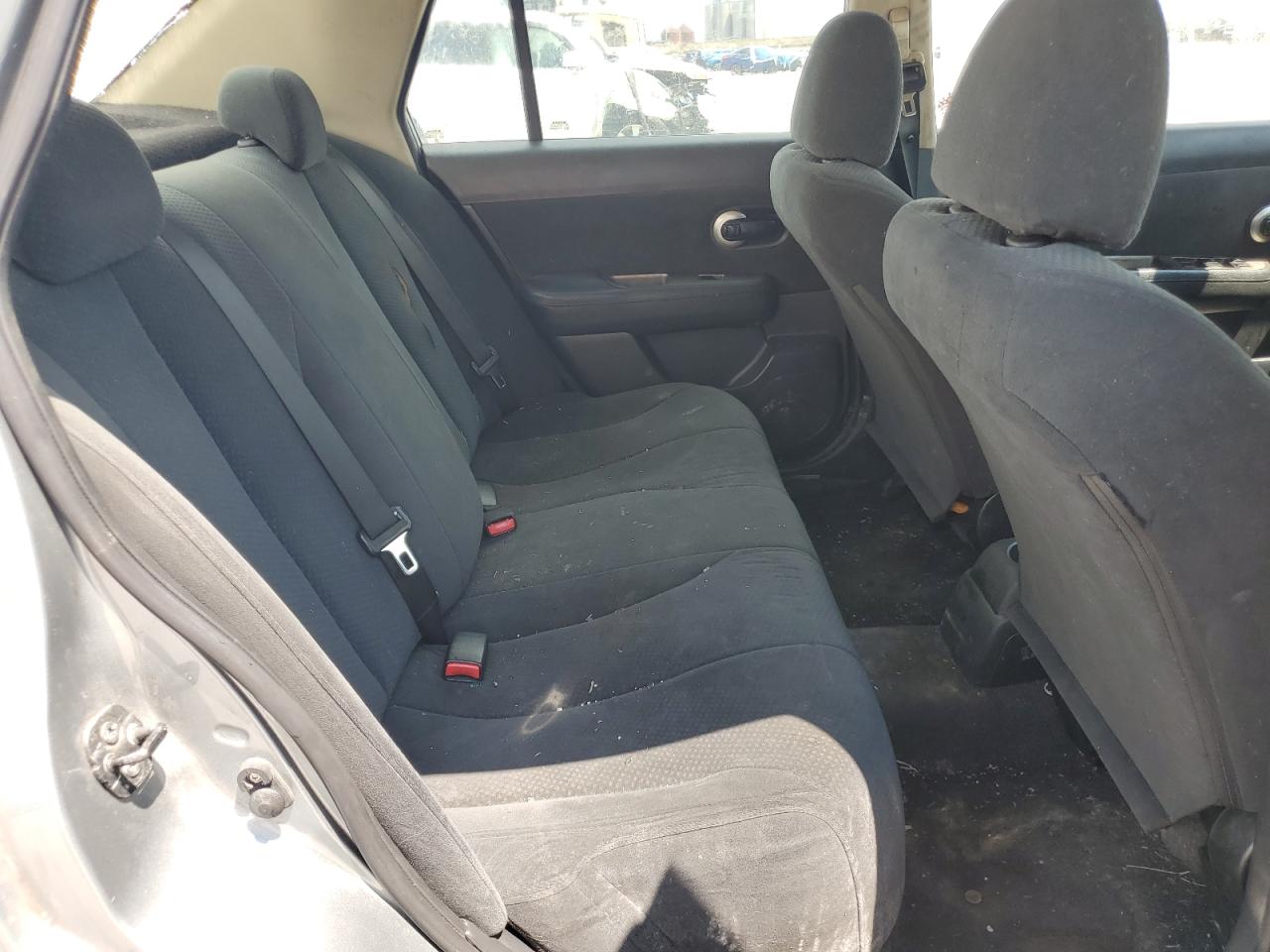 3N1BC1AP3AL381447 2010 Nissan Versa S