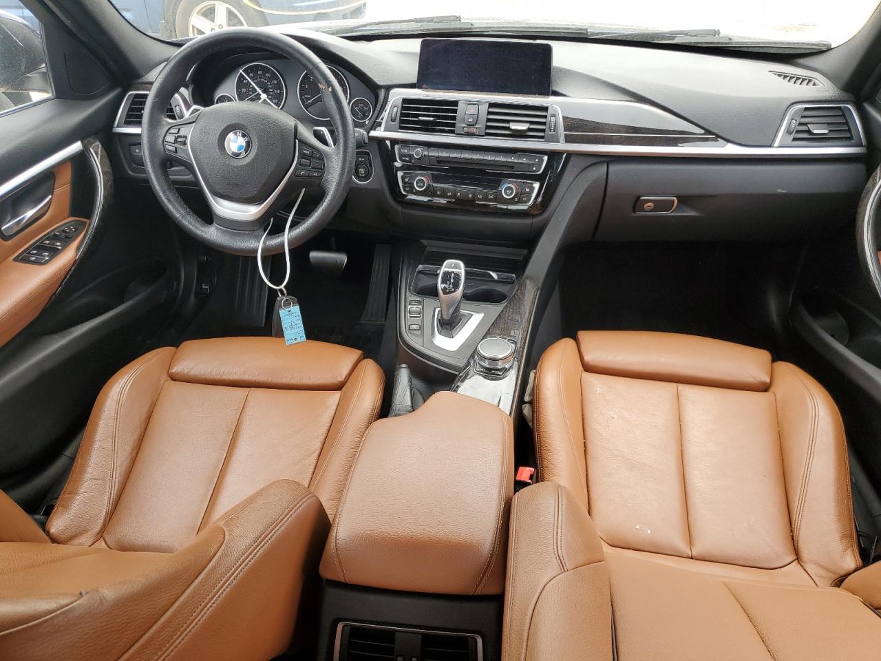 WBA8D9C34HA005366 2017 BMW 330 Xi