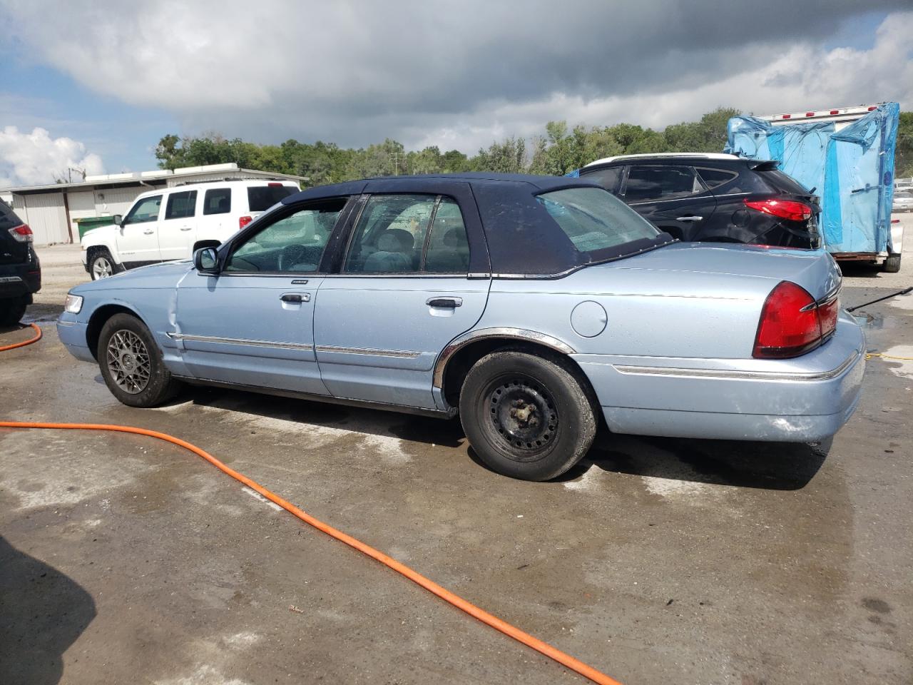 2MEFM74W8YX628115 2000 Mercury Grand Marquis Gs