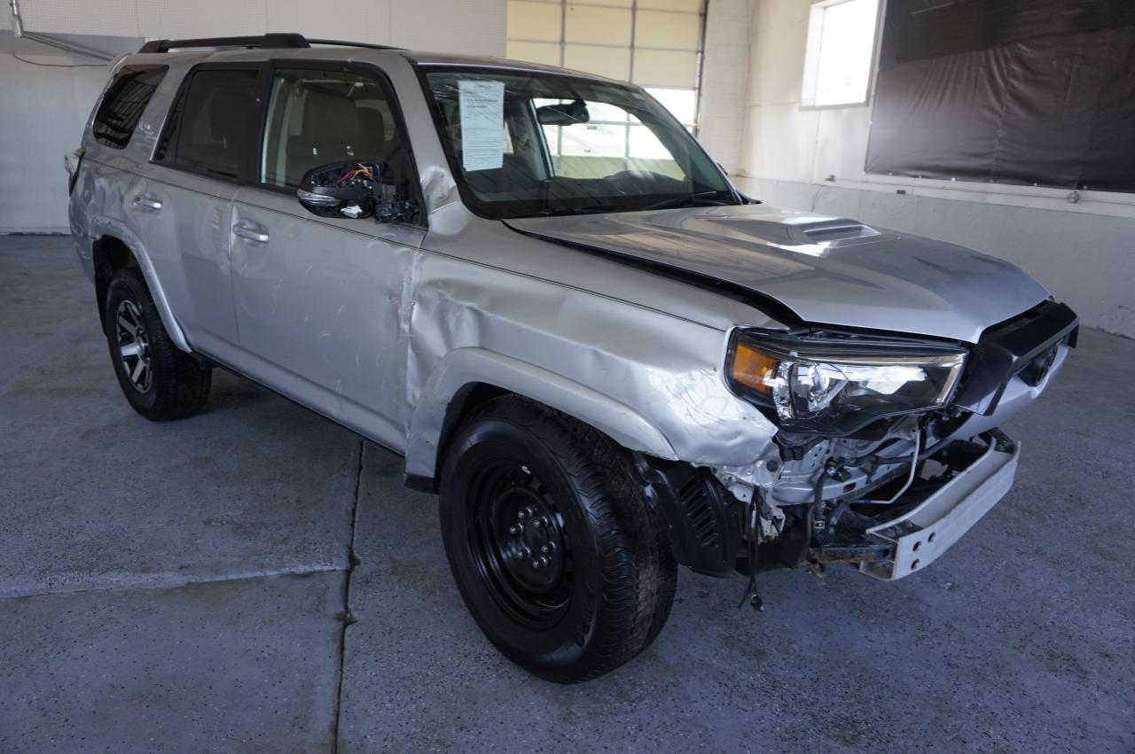 2019 Toyota 4Runner Sr5 vin: JTEBU5JR9K5651085