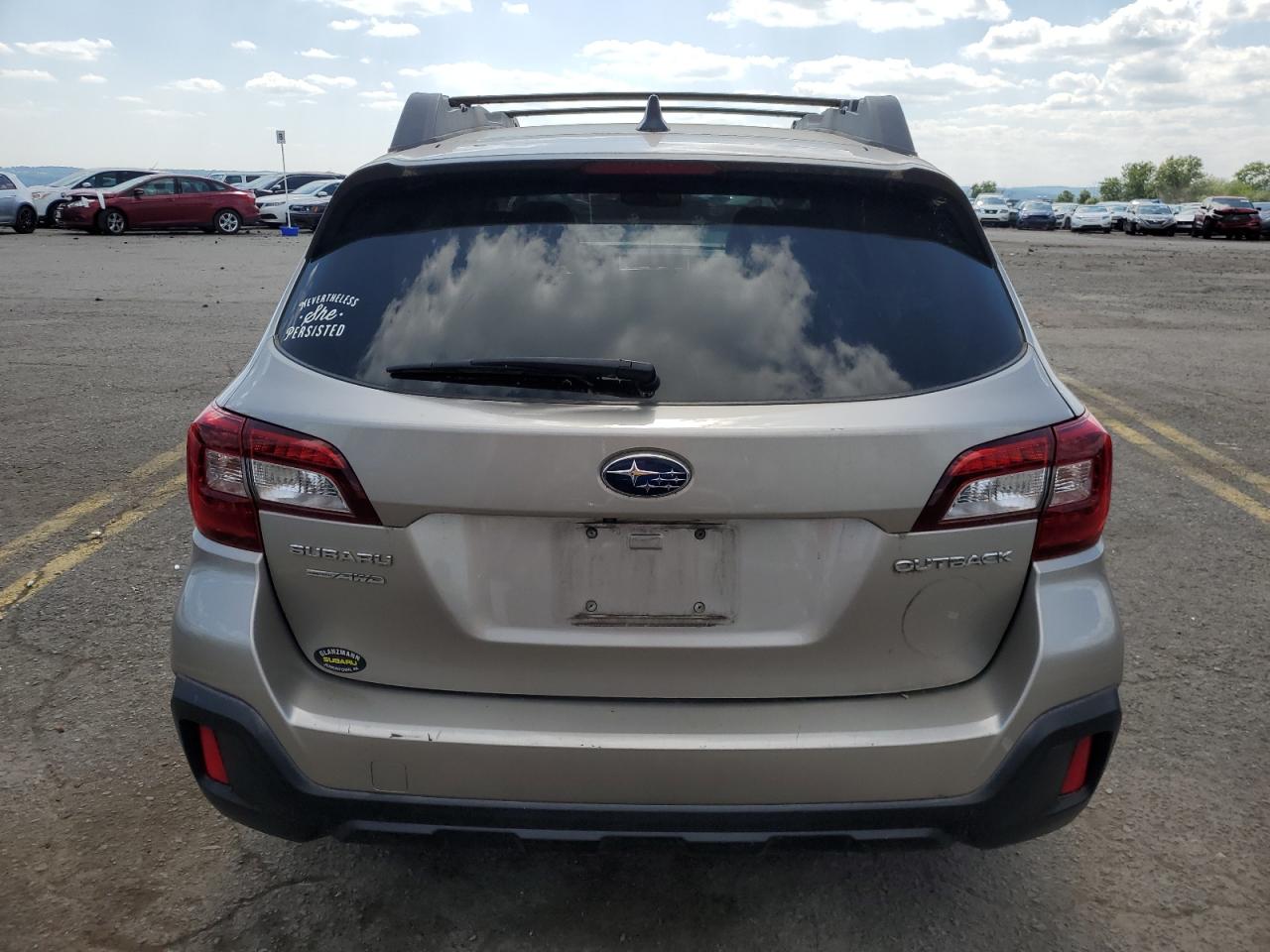 4S4BSADC2J3379172 2018 Subaru Outback 2.5I Premium