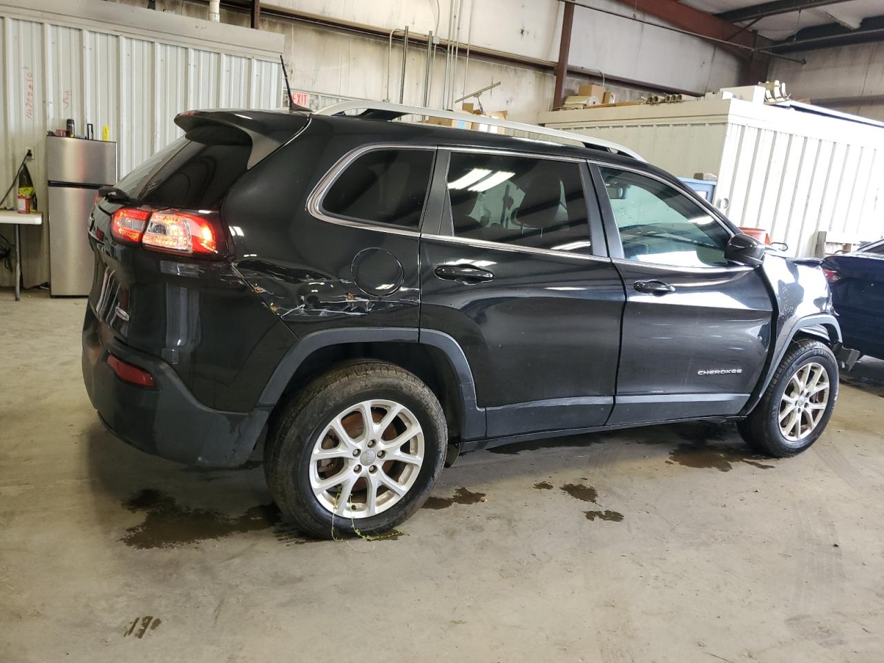 2016 Jeep Cherokee Latitude vin: 1C4PJMCB3GW270511