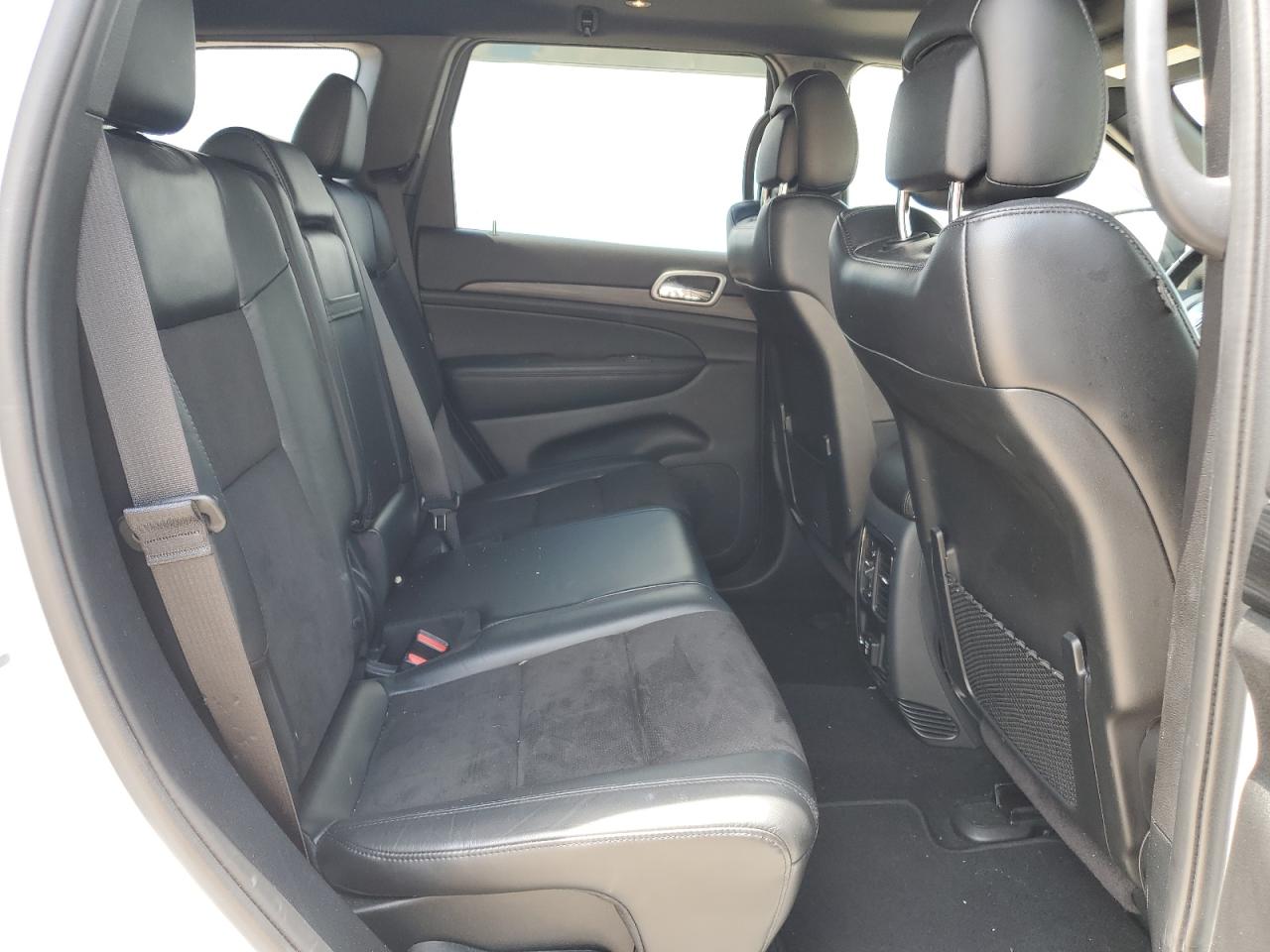 1C4RJFAG3LC243923 2020 Jeep Grand Cherokee Laredo