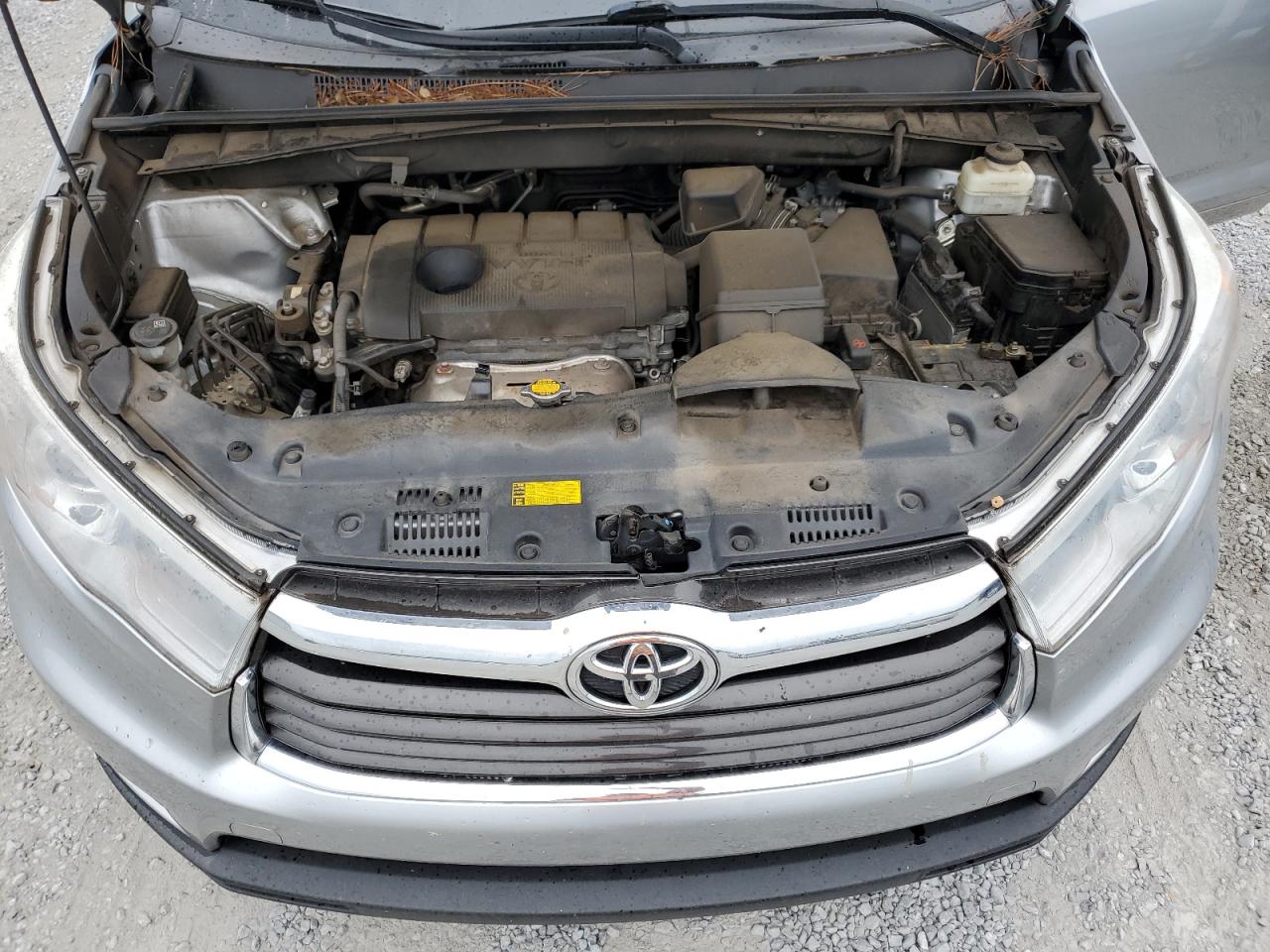 5TDZARFH3FS015894 2015 Toyota Highlander Le