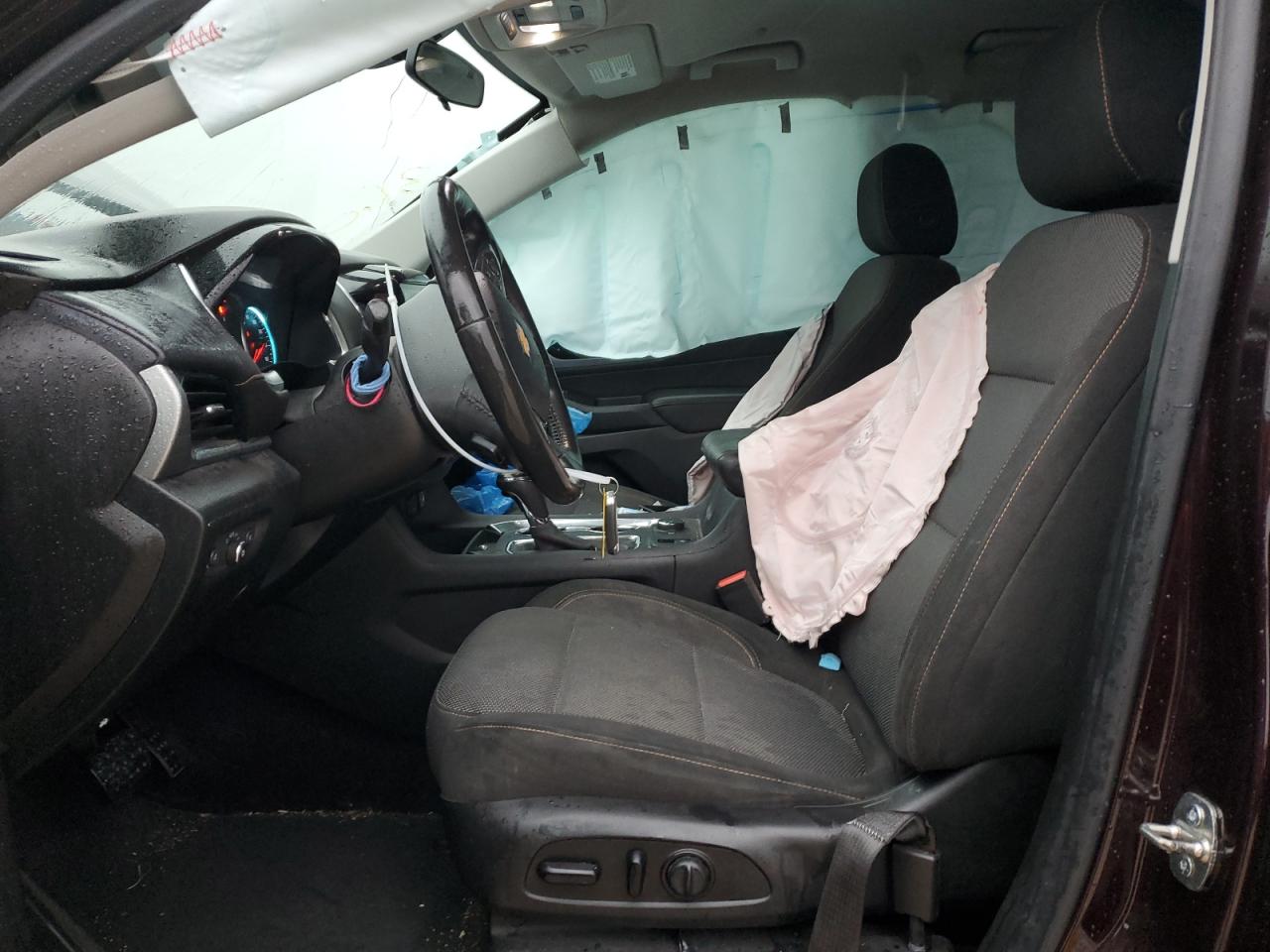 1GNERGKW1KJ169101 2019 Chevrolet Traverse Lt