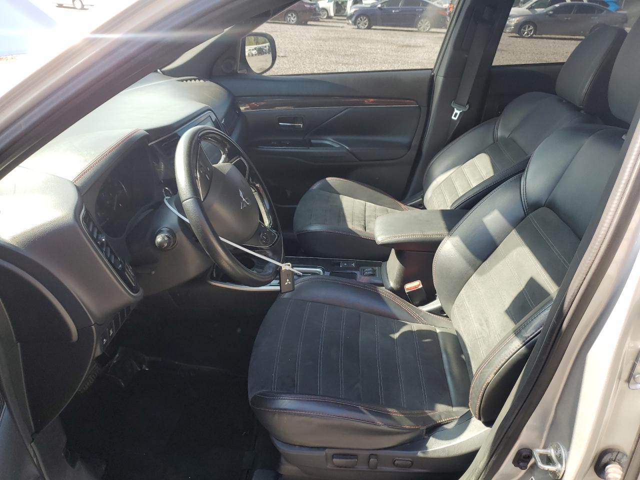 JA4AD3A32LZ029030 2020 Mitsubishi Outlander Se