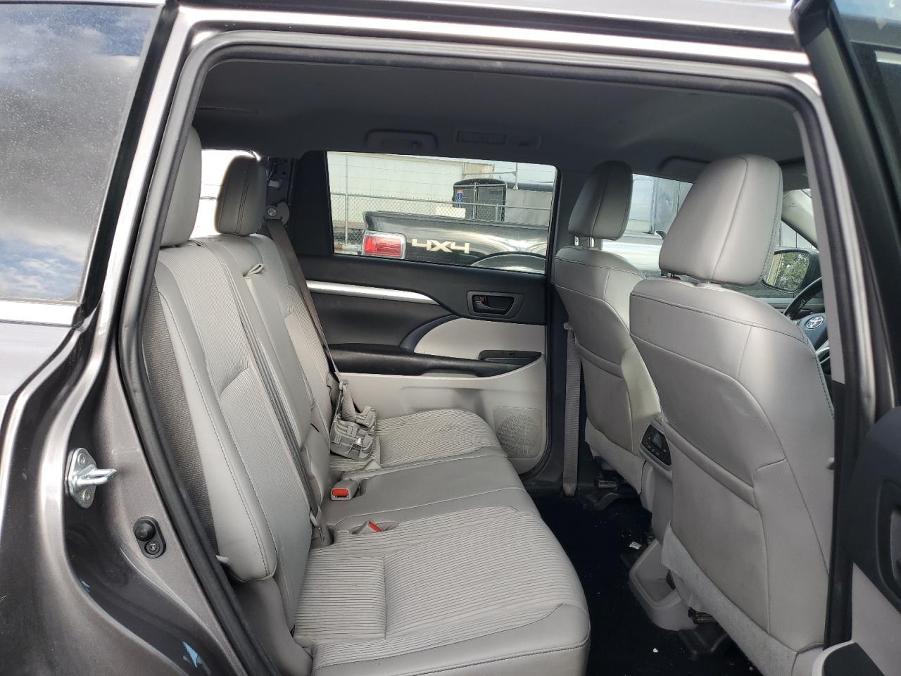 5TDBZRFH4HS386446 2017 Toyota Highlander Le