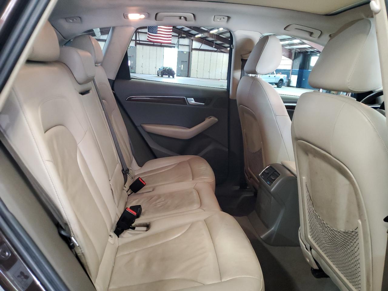 WA1CFAFP5BA044170 2011 Audi Q5 Premium