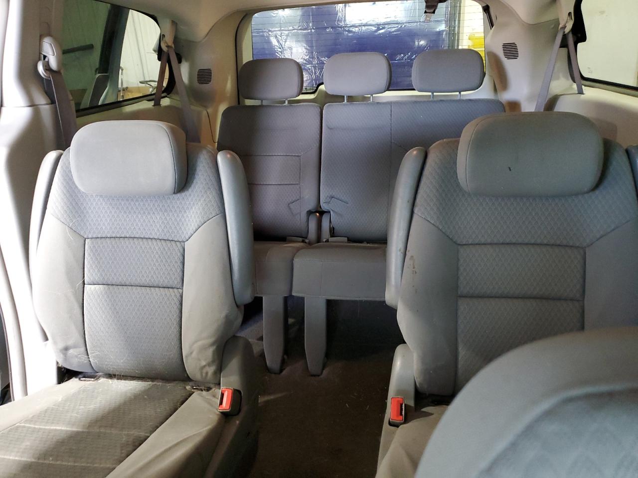 2A4RR4DE9AR344471 2010 Chrysler Town & Country Lx