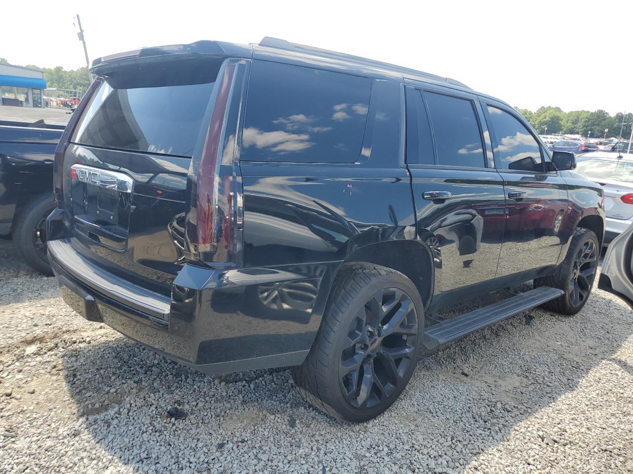 2017 GMC Yukon Denali vin: 1GKS1CKJ3HR330126