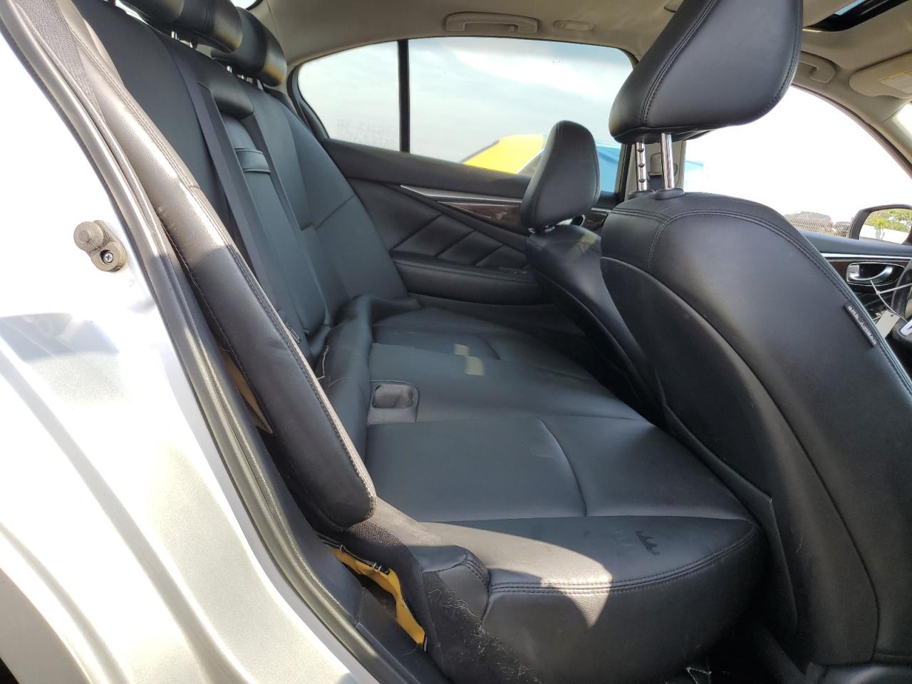 JN1EV7AR2JM443714 2018 Infiniti Q50 Luxe