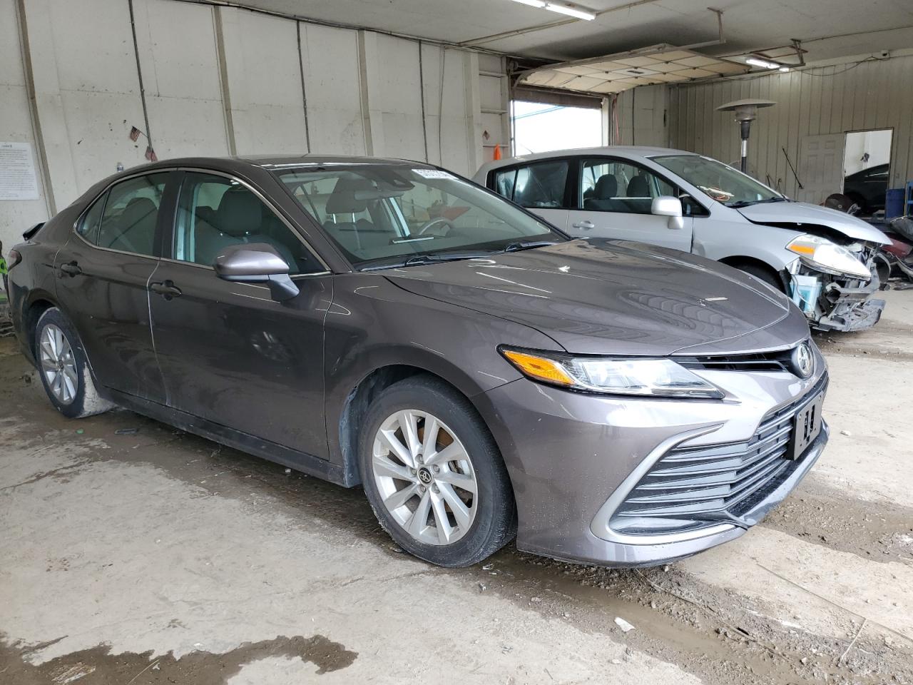 2022 Toyota Camry Le vin: 4T1C11AK6NU644341