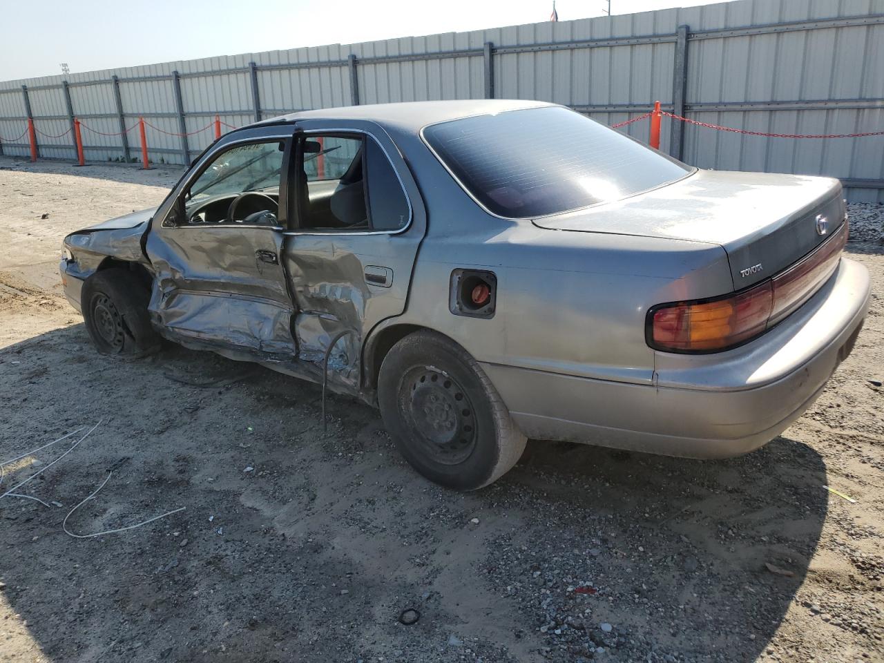 4T1SK12E7PU171957 1993 Toyota Camry Le