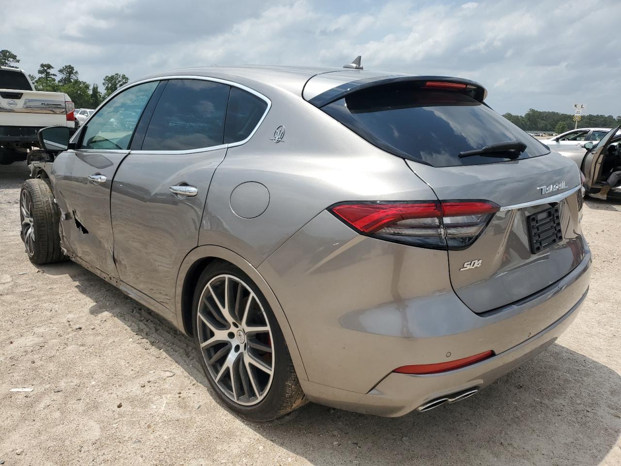 2021 Maserati Levante S vin: ZN661YUA0MX372720