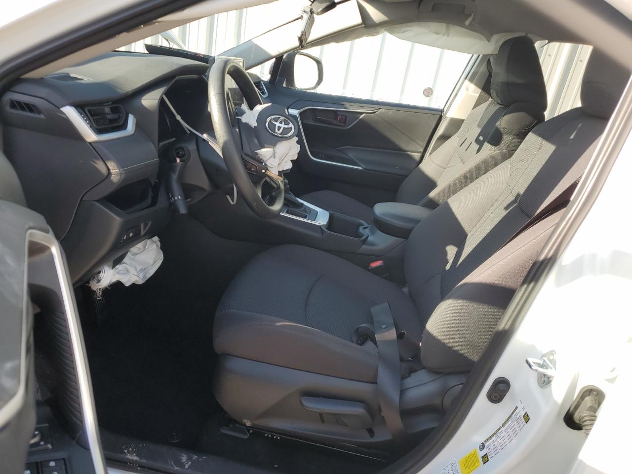 2T3H1RFV8RW315239 2024 Toyota Rav4 Le