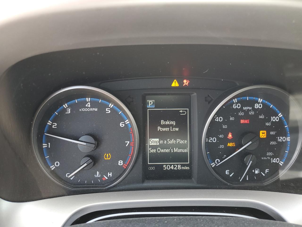 JTMBFREV1HJ703032 2017 Toyota Rav4 Le