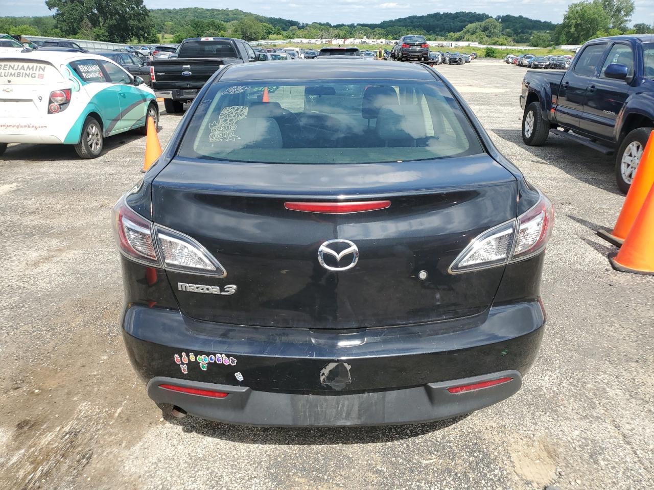 JM1BL1UF7B1366541 2011 Mazda 3 I