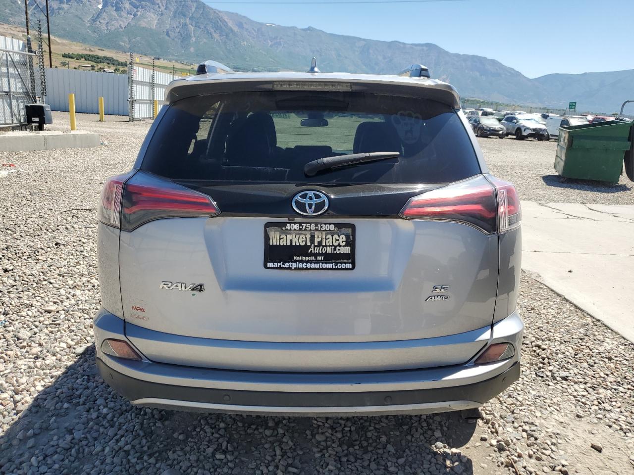 2T3JFREV8HW573148 2017 Toyota Rav4 Se