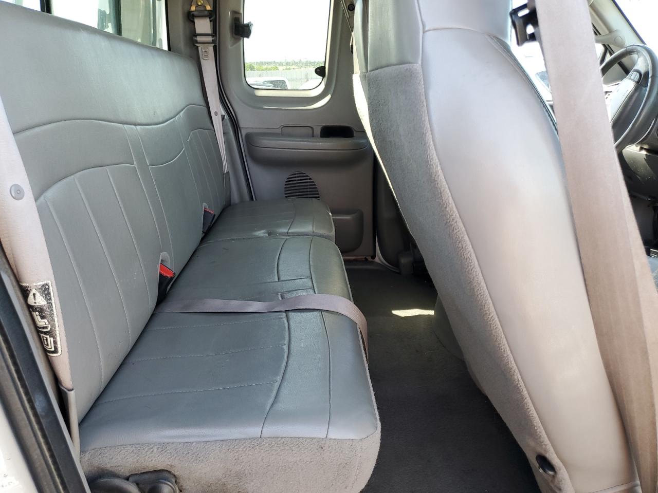 1FTRX18L3YNB36337 2000 Ford F150