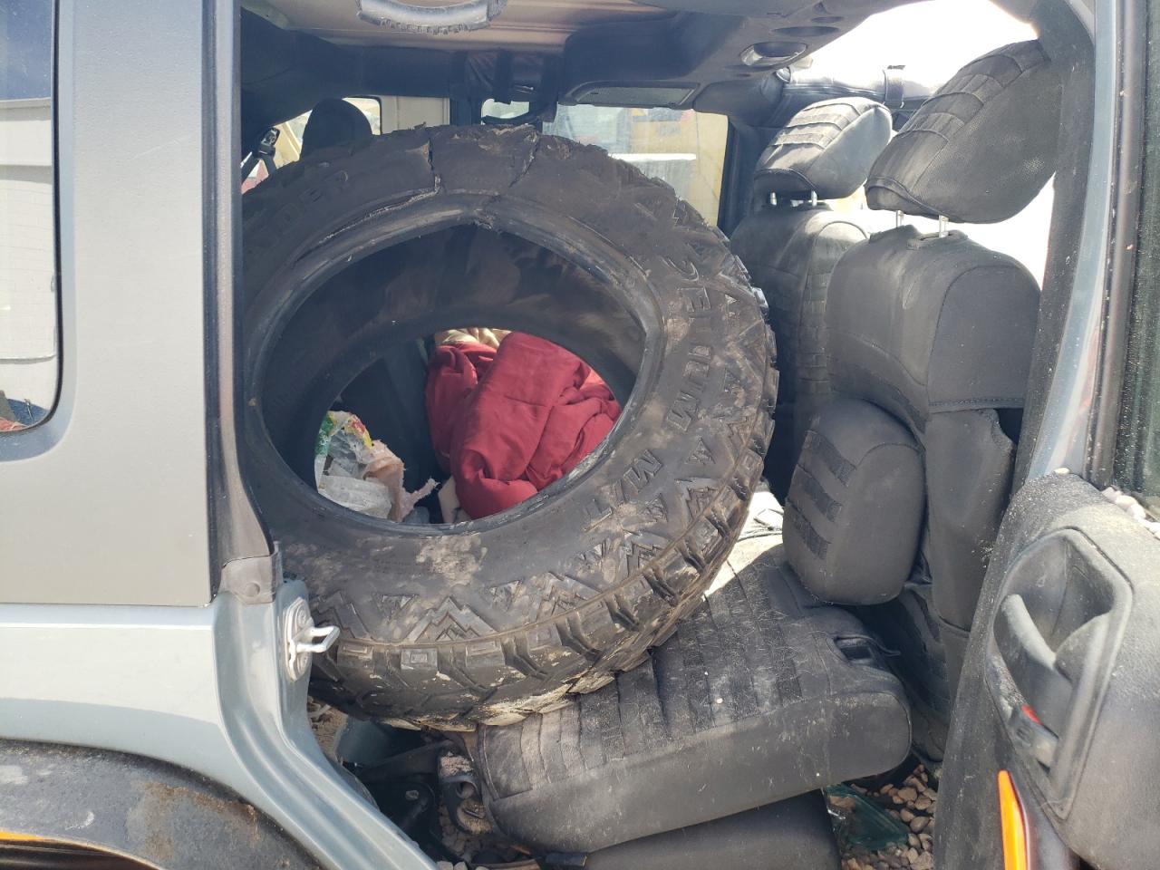 1C4BJWDG7FL683614 2015 Jeep Wrangler Unlimited Sport