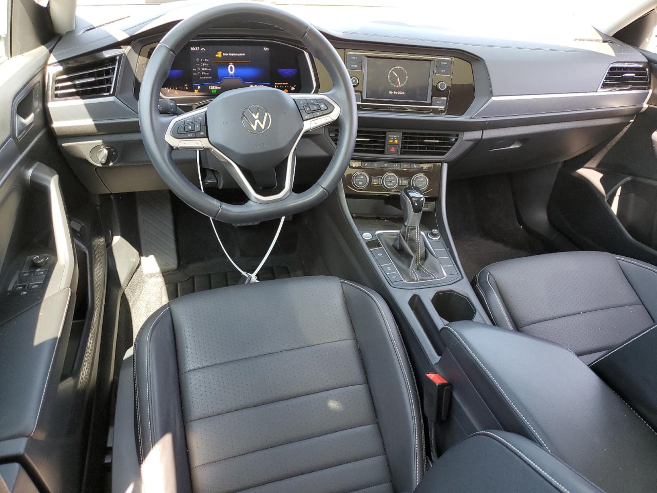 3VW7M7BU1NM012218 2022 Volkswagen Jetta Se