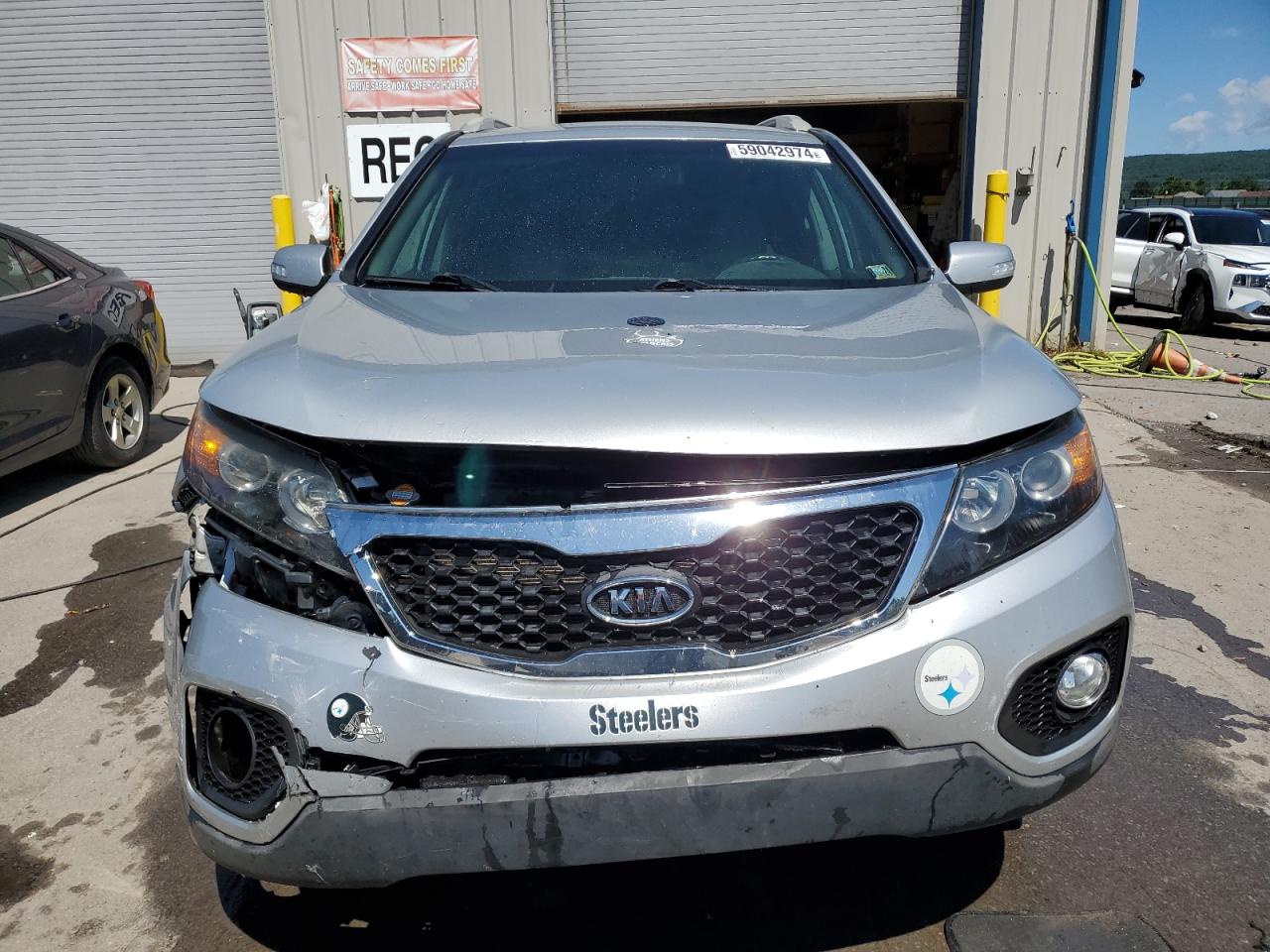 2012 Kia Sorento Base vin: 5XYKTDA29CG290552