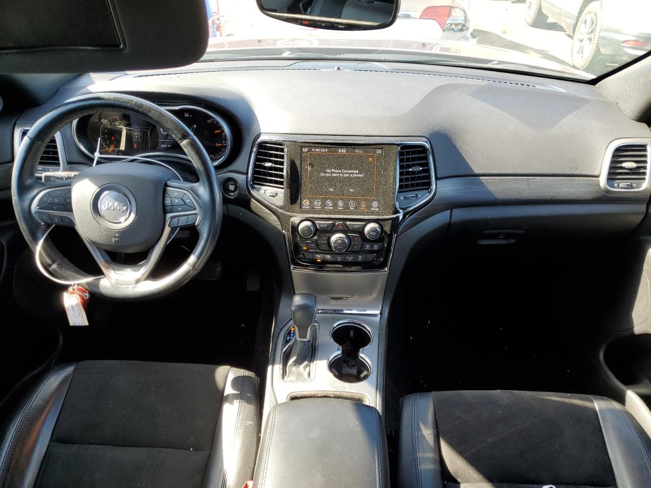 1C4RJFAG6LC208907 2020 Jeep Grand Cherokee Laredo