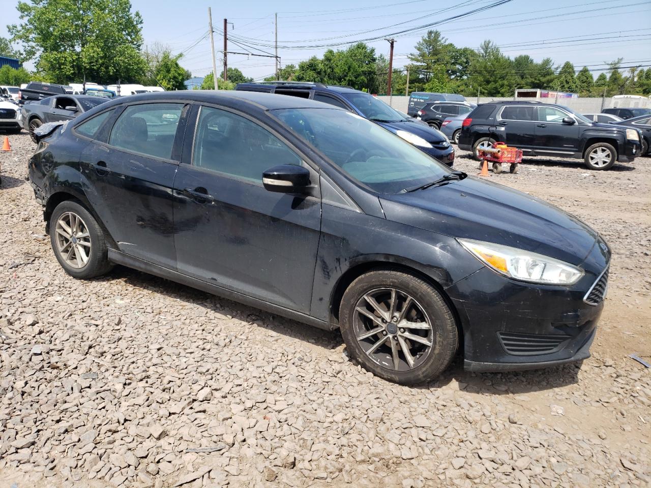 2017 Ford Focus Se vin: 1FADP3F24HL227294