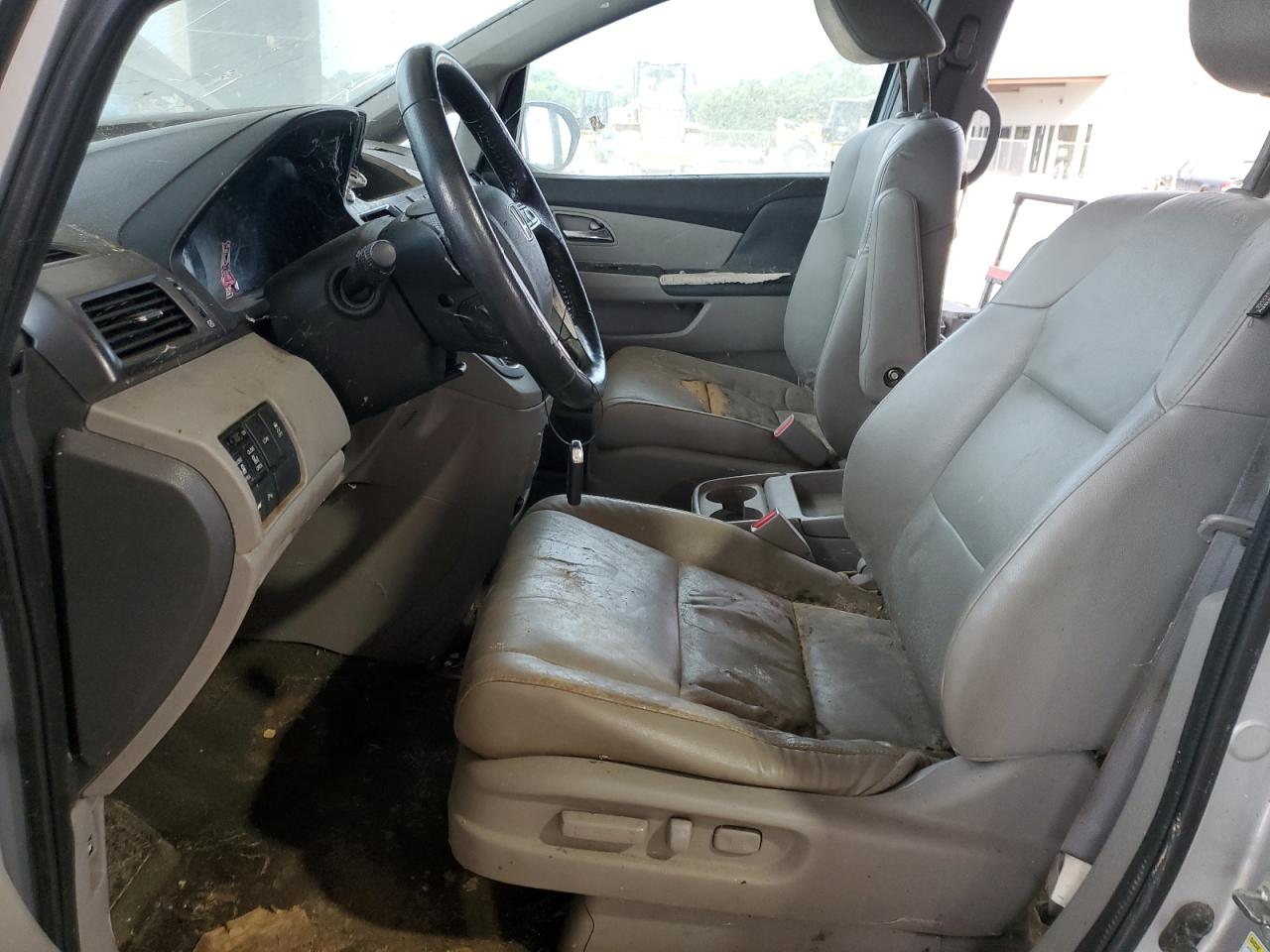 2014 Honda Odyssey Touring vin: 5FNRL5H92EB115626