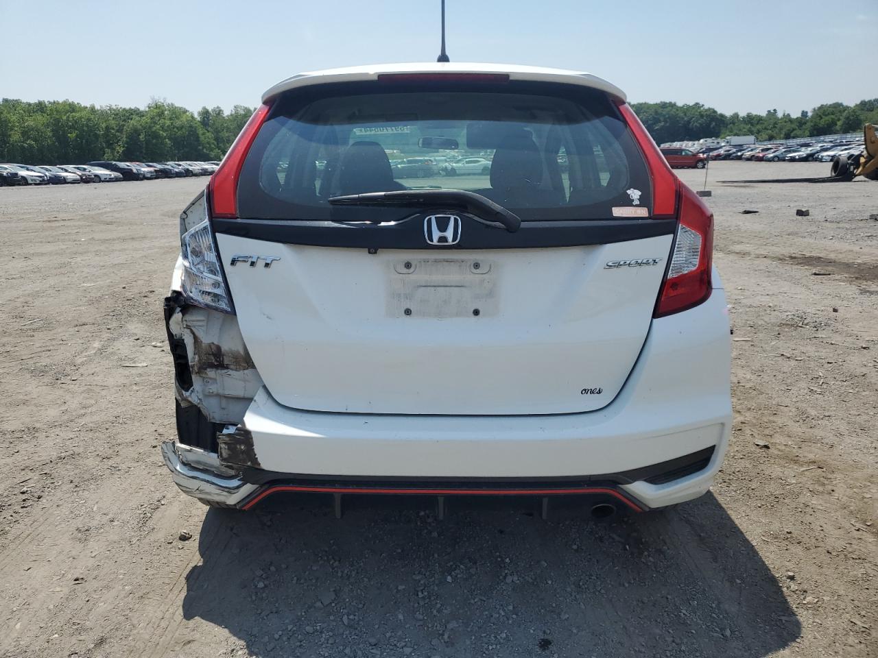 3HGGK5G6XJM703072 2018 Honda Fit Sport