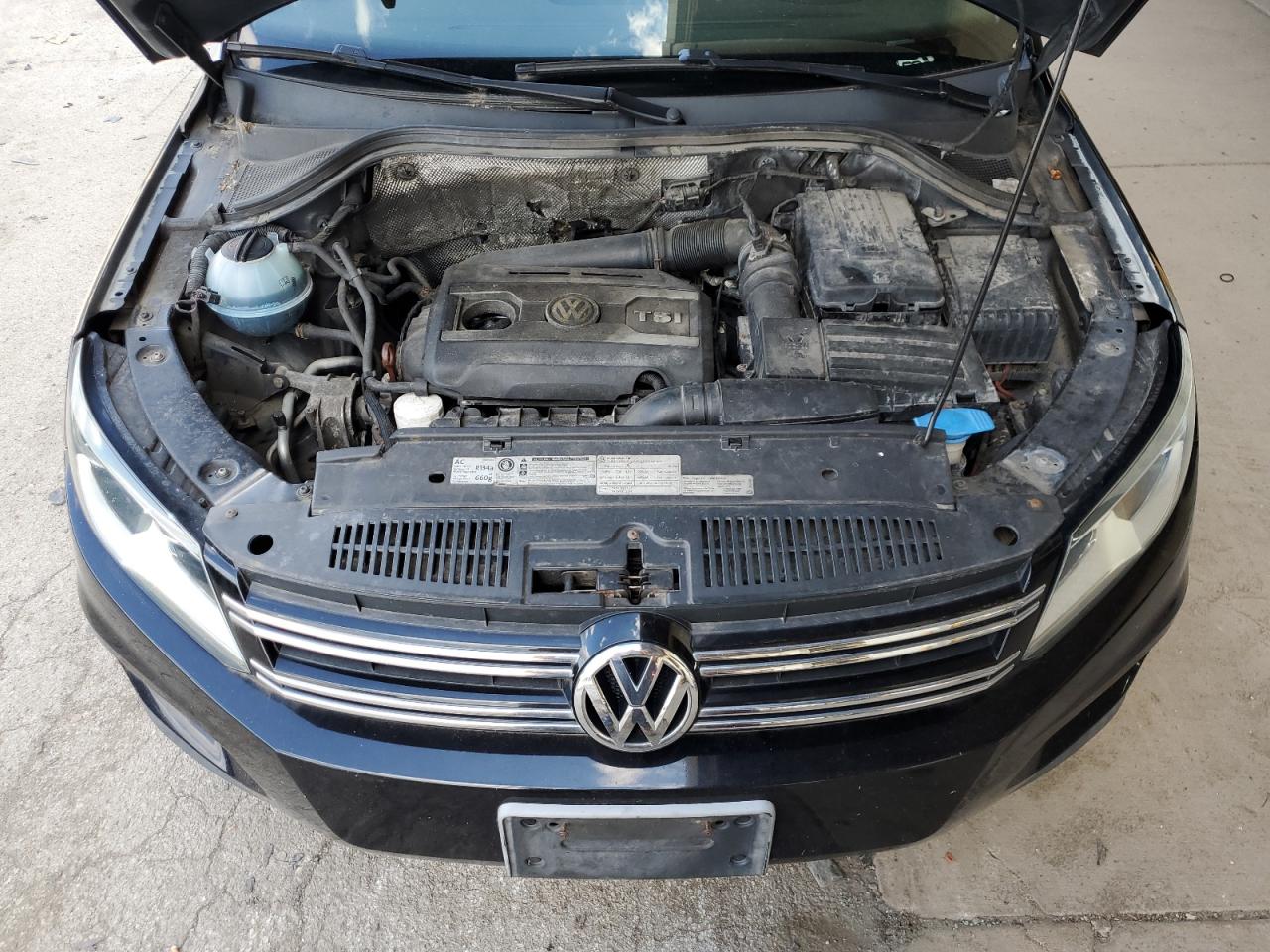 WVGAV7AX7CW560864 2012 Volkswagen Tiguan S