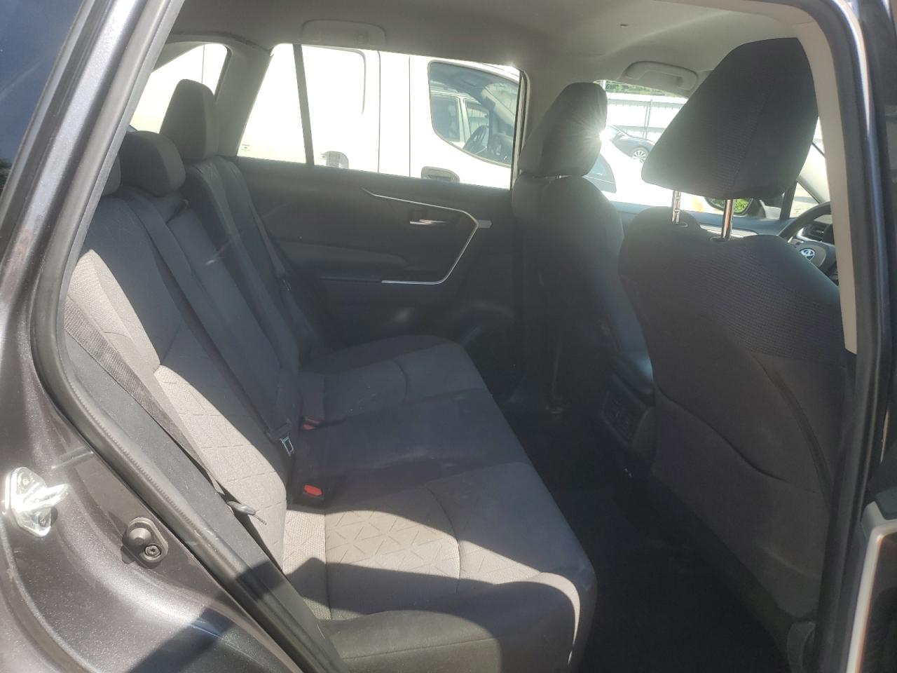 2T3P1RFV3MW179977 2021 Toyota Rav4 Xle