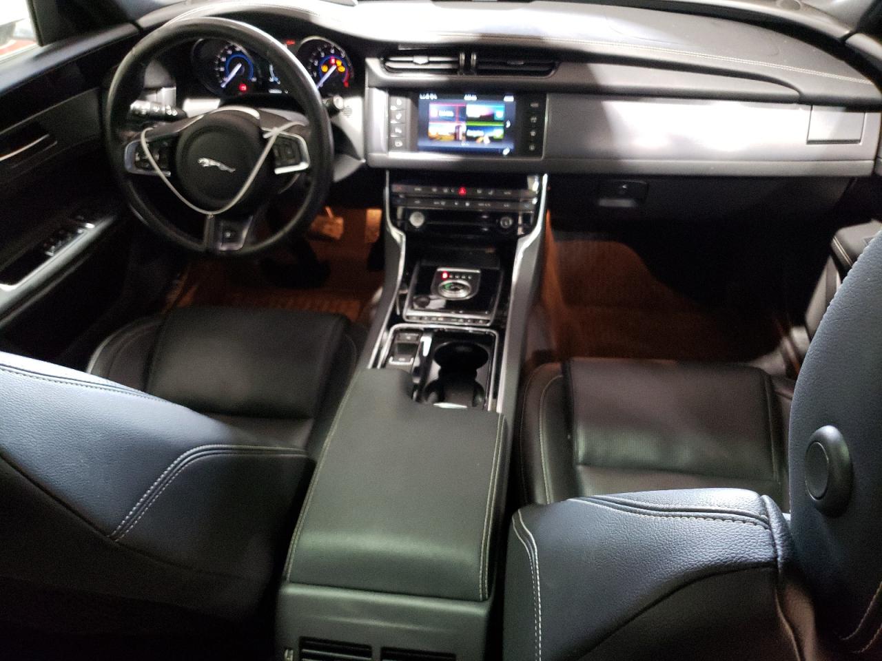 SAJBL4BV7GCY11479 2016 Jaguar Xf R - Sport