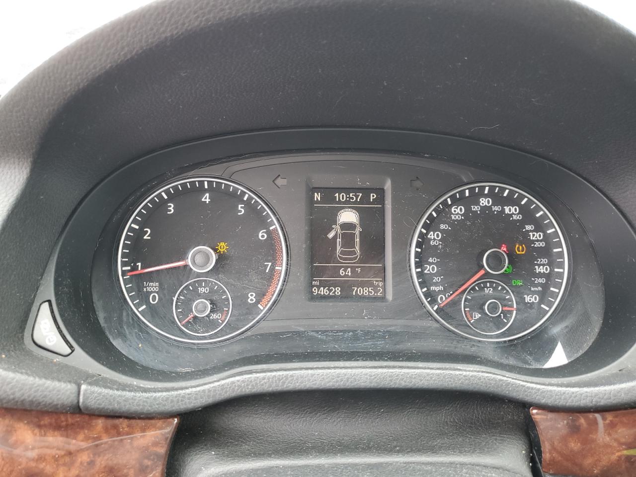 1VWCP7A33DC102890 2013 Volkswagen Passat Sel