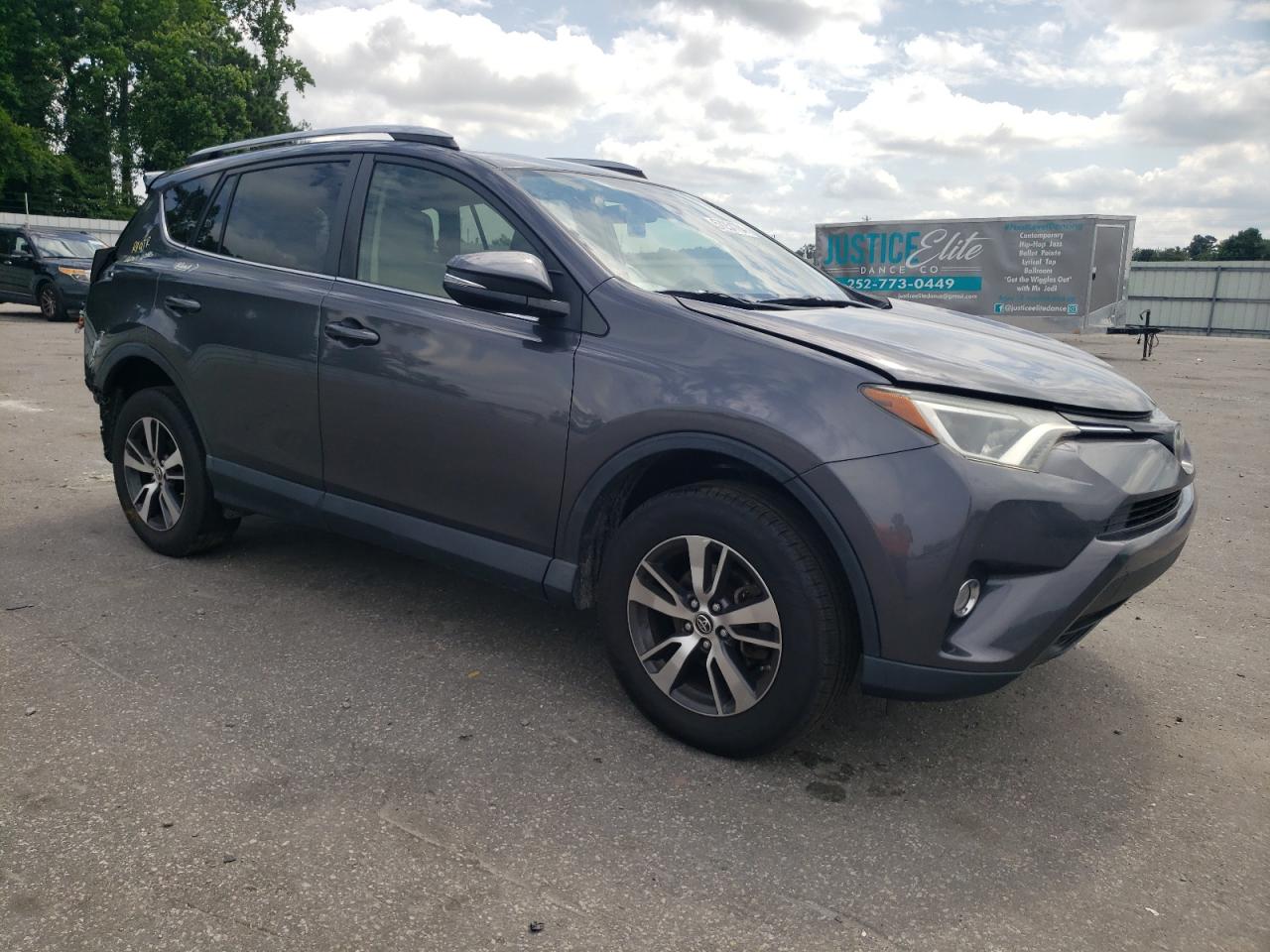 JTMWFREVXHJ710661 2017 Toyota Rav4 Xle