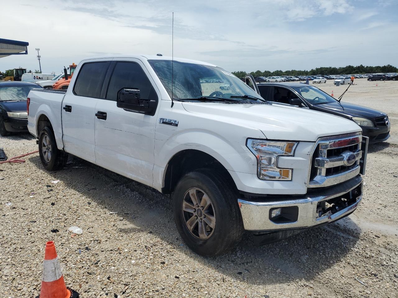 1FTEW1CF4HKD10825 2017 Ford F150 Supercrew