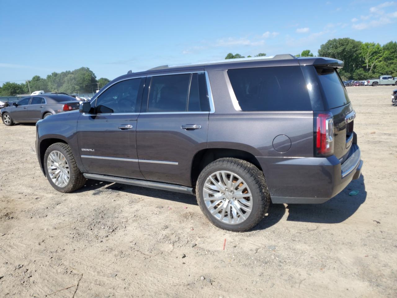 2016 GMC Yukon Denali vin: 1GKS1CKJ2GR205259