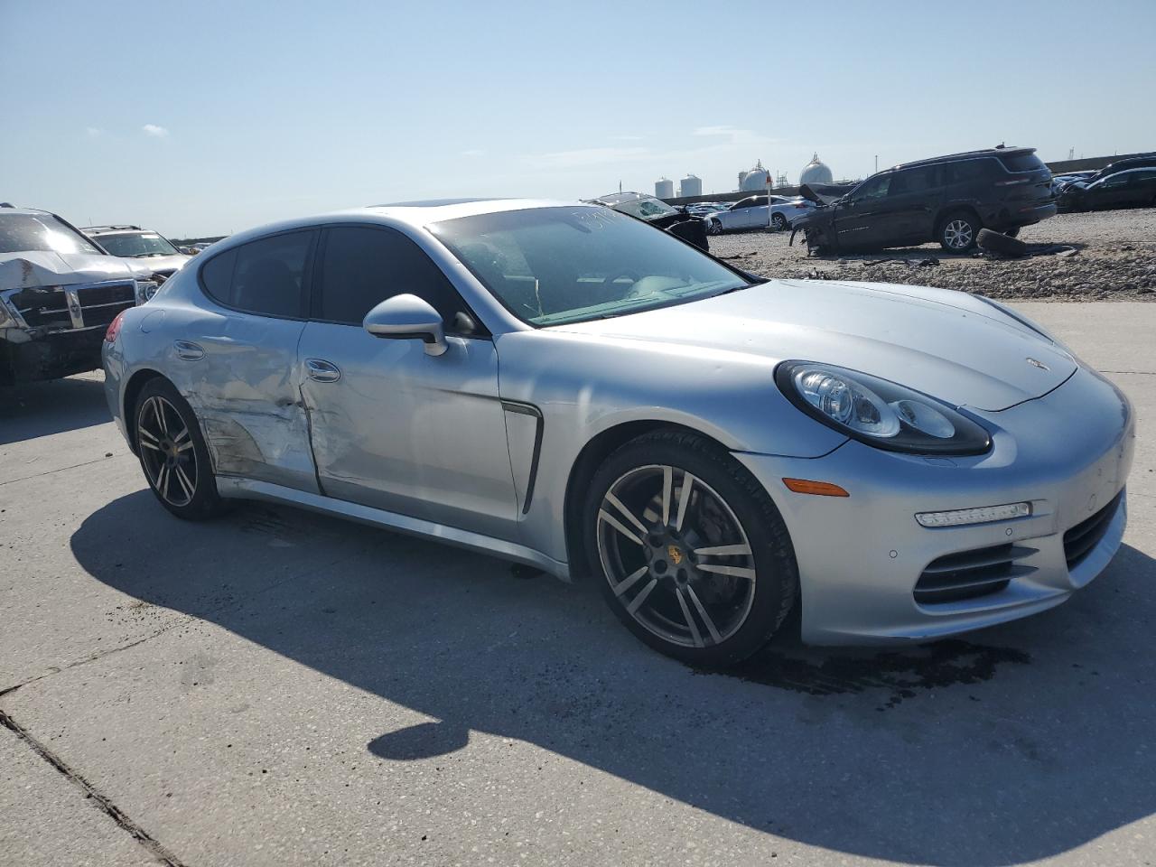 WP0AA2A72FL003773 2015 Porsche Panamera 2