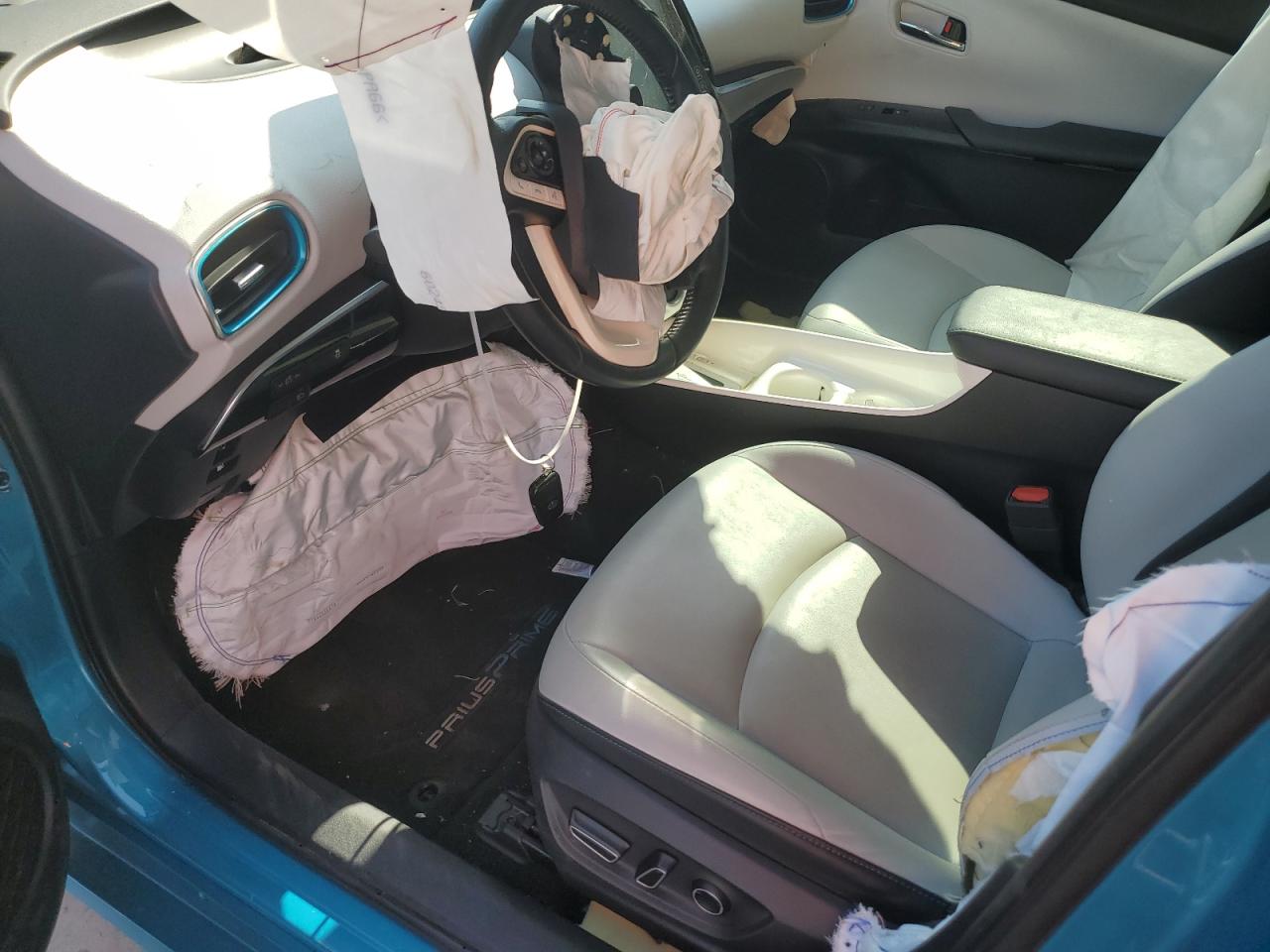 JTDKARFP7J3074319 2018 Toyota Prius Prime