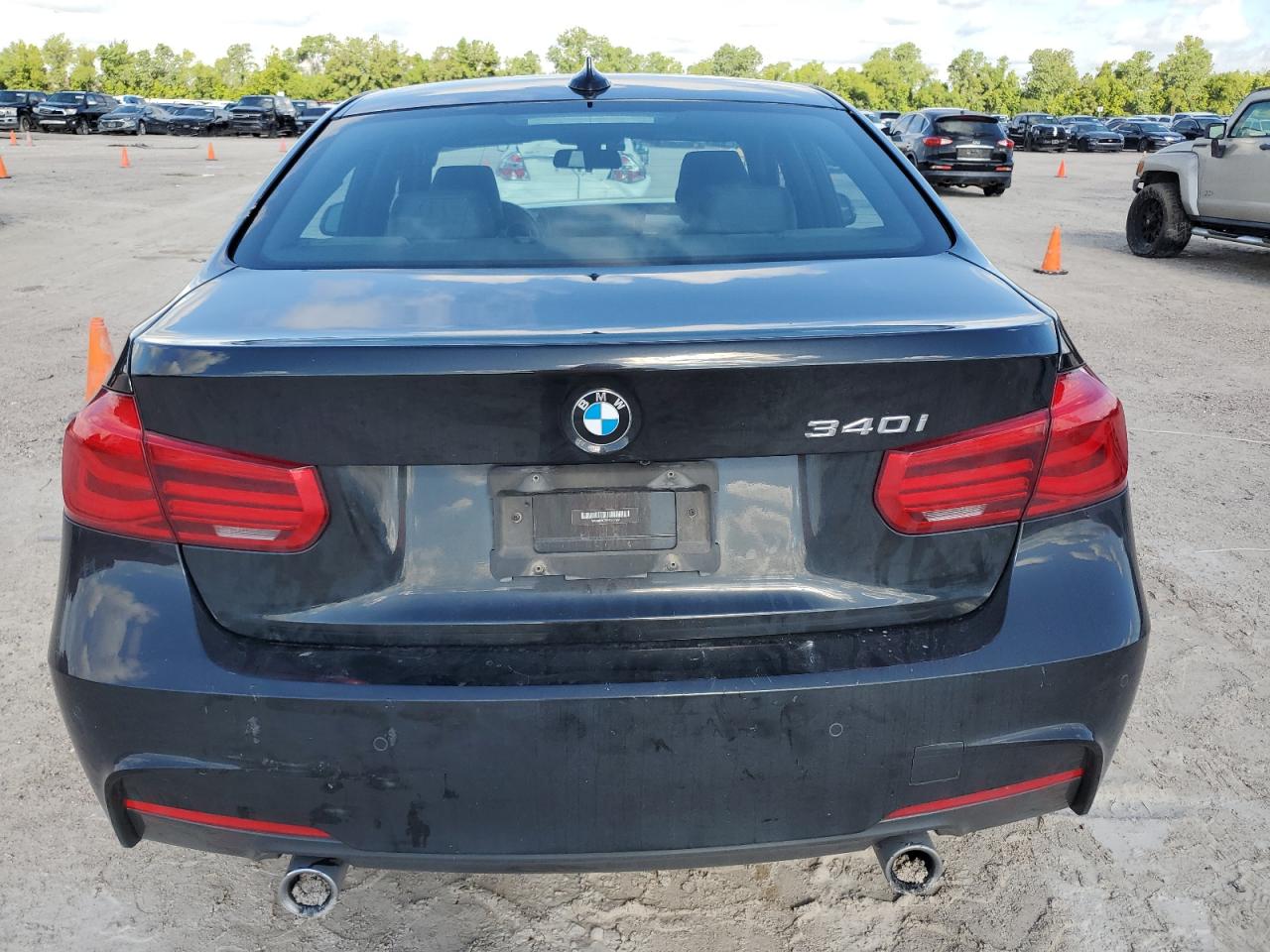 WBA8B3C39HK777651 2017 BMW 340 I