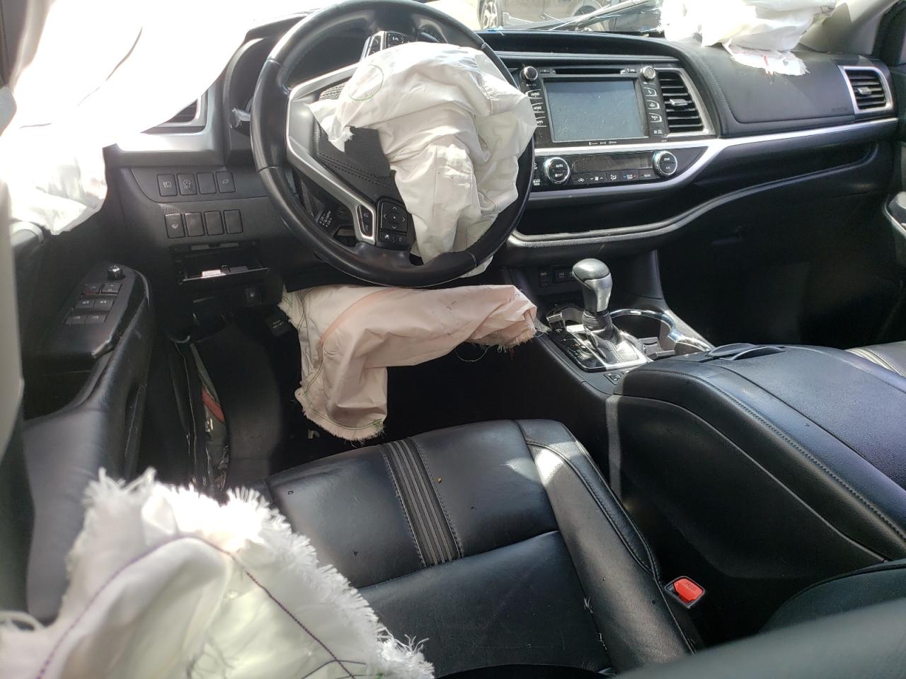 5TDJZRFH4JS893476 2018 Toyota Highlander Se