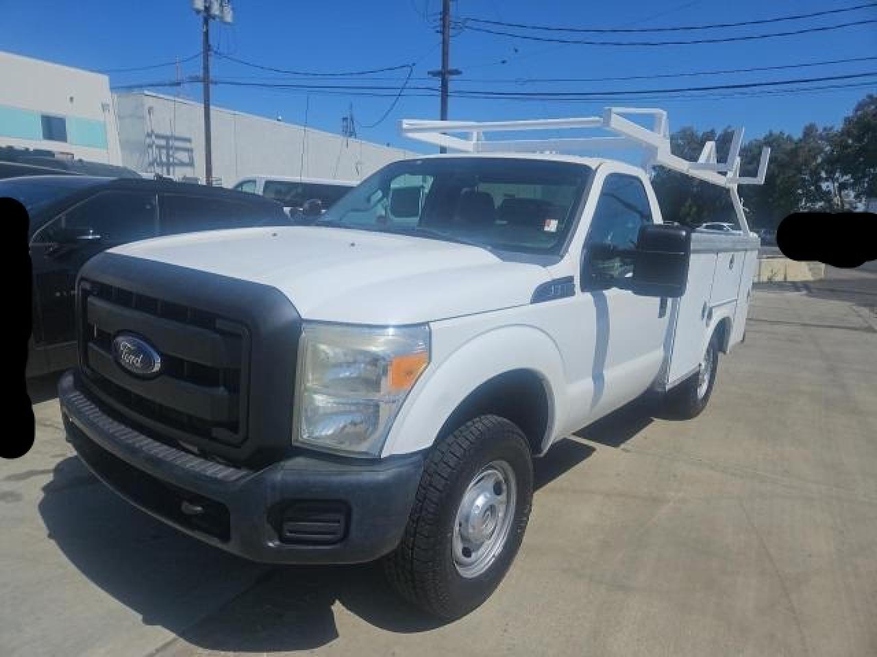 2015 Ford F250 Super Duty vin: 1FTBF2B67FEB23813