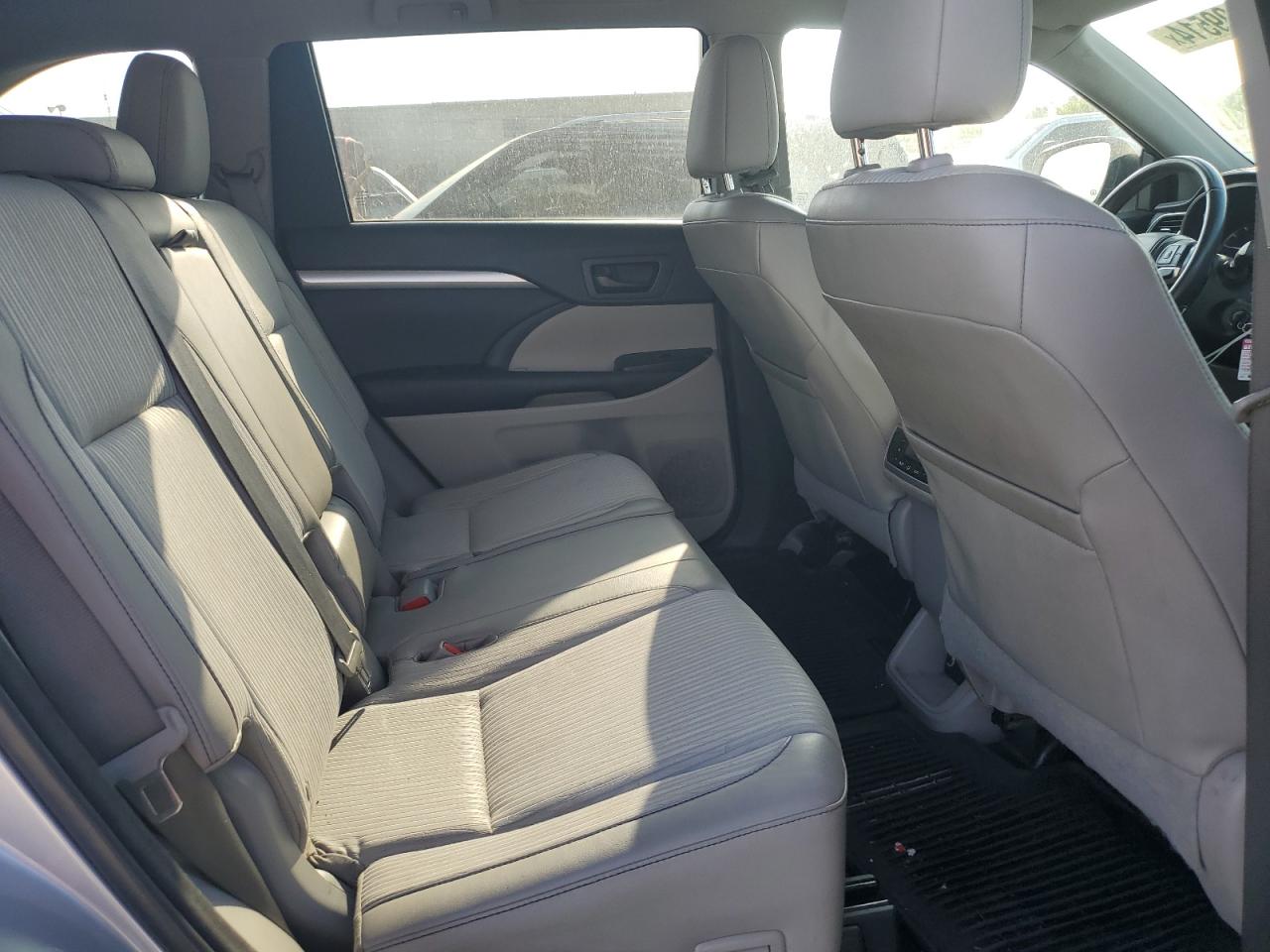 5TDBKRFH1ES035980 2014 Toyota Highlander Le