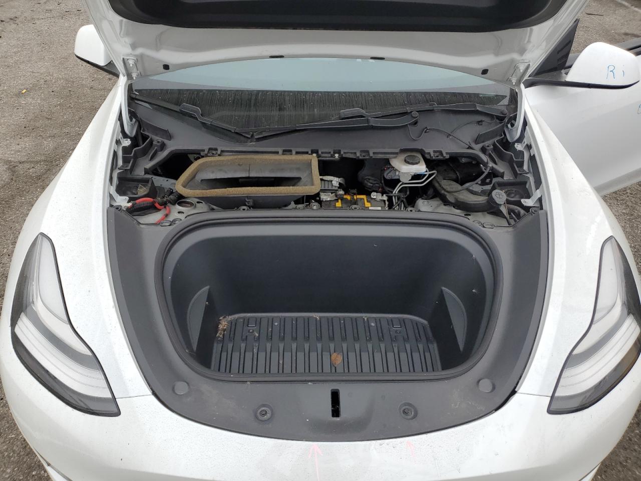 5YJYGDEE8LF030931 2020 Tesla Model Y