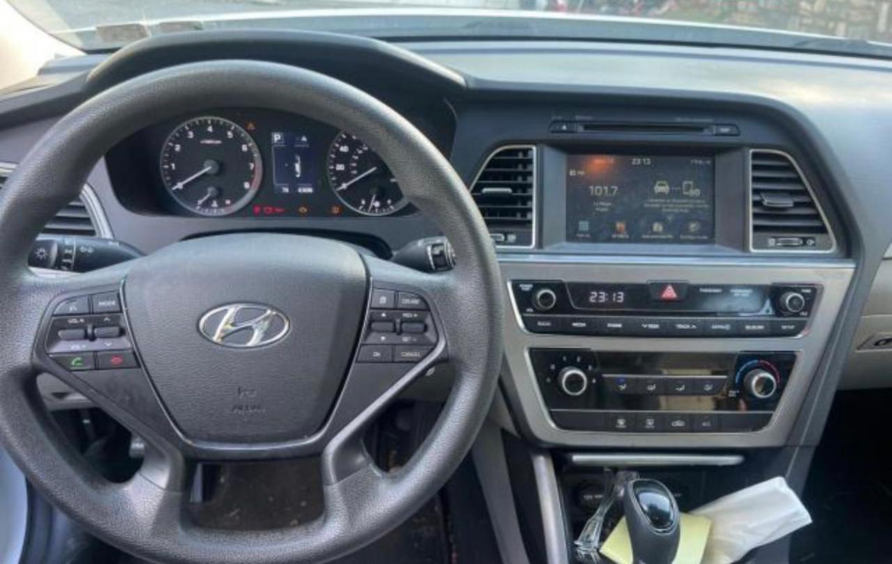 2016 Hyundai Sonata Se vin: 5NPE24AF5GH296575