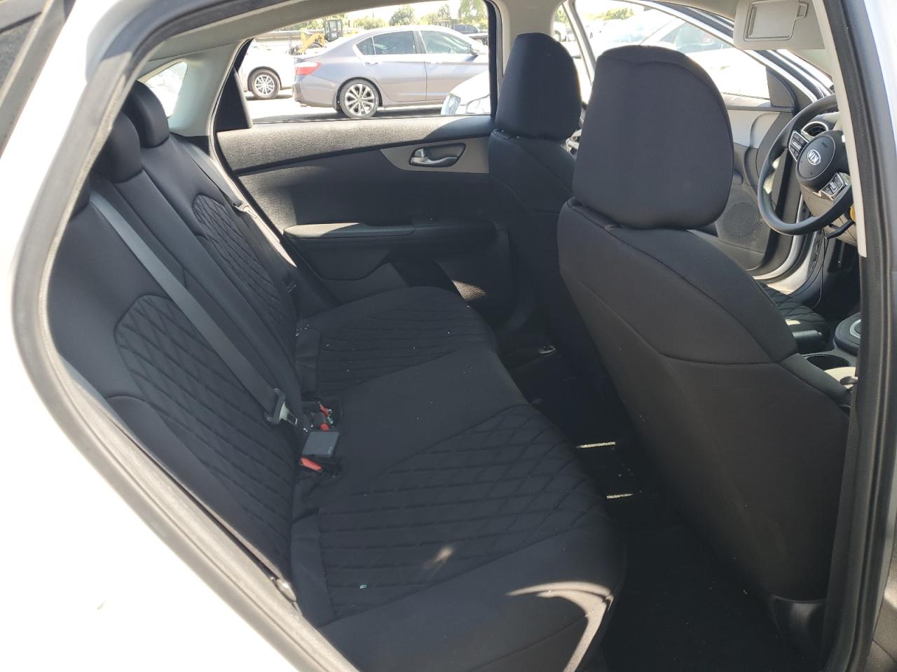 3KPF24AD9KE084004 2019 Kia Forte Fe