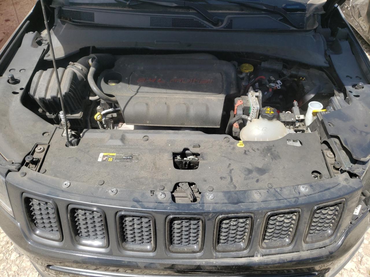 3C4NJCBB8KT843839 2019 Jeep Compass Latitude