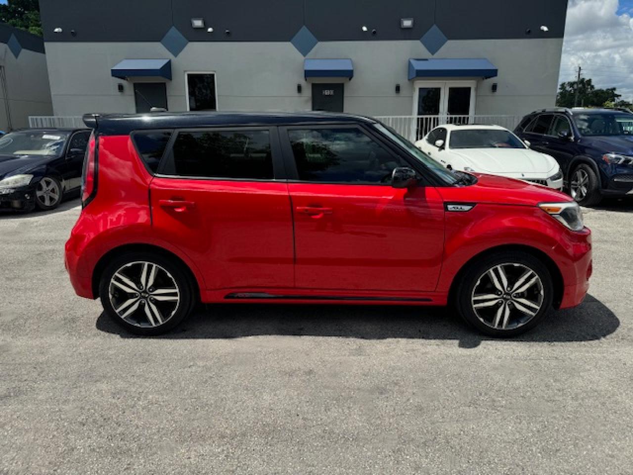 2019 Kia Soul + vin: KNDJP3A53K7665383