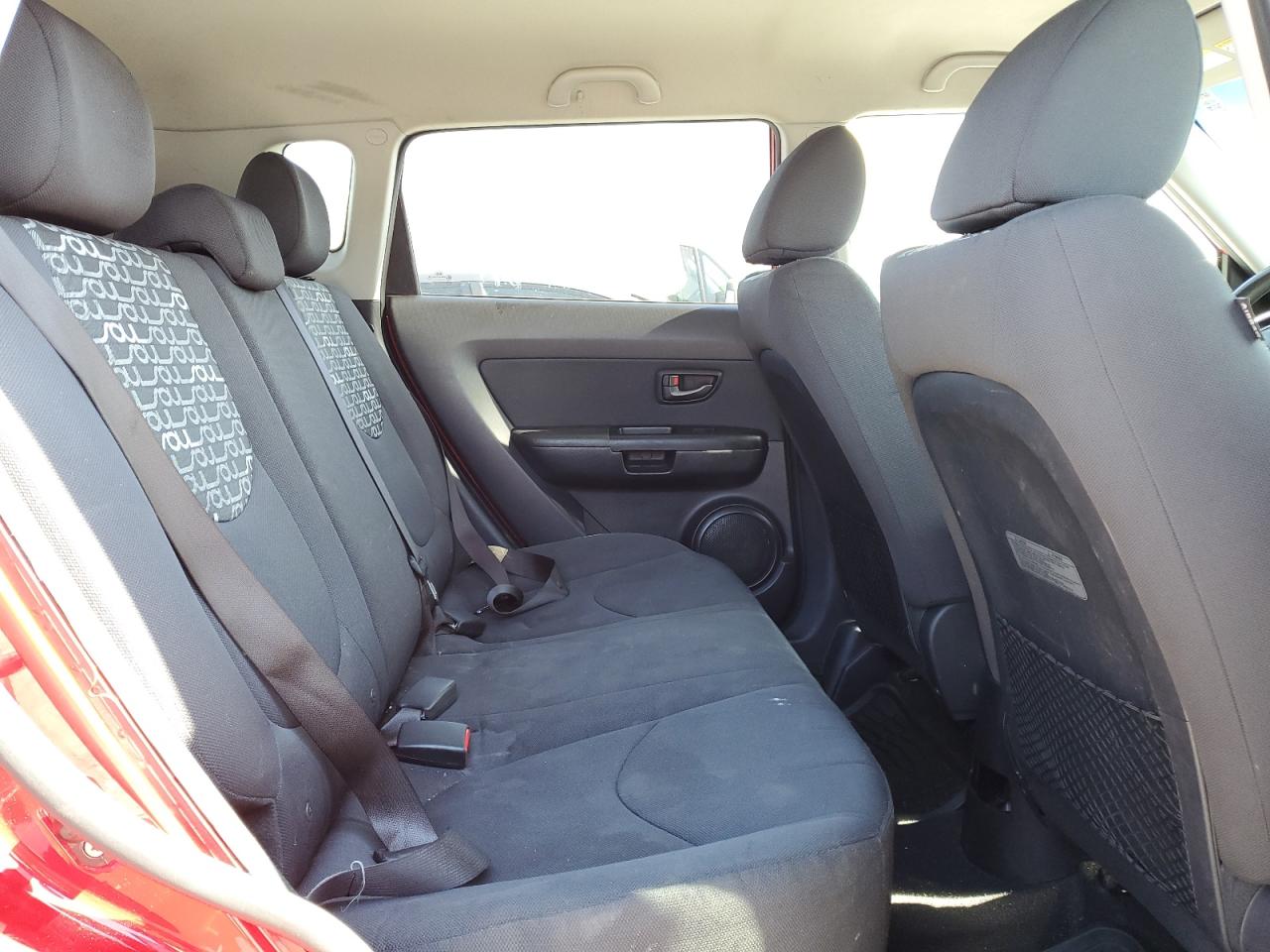 KNDJT2A22B7272356 2011 Kia Soul +
